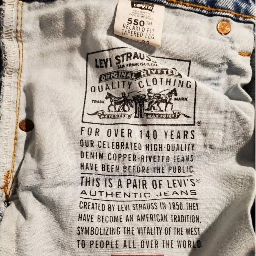 4. 1996 ~ Vintage ~ Levi's 💙 ~ 550 ~ 33 x 32 ~ Made in the 🇺🇸 USA
